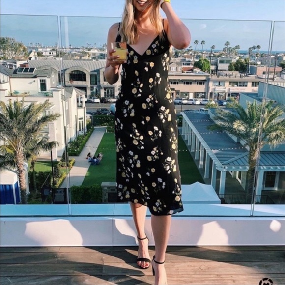 Reformation Dresses & Skirts - (SOLD) Reformation Dietrich Midi Dress